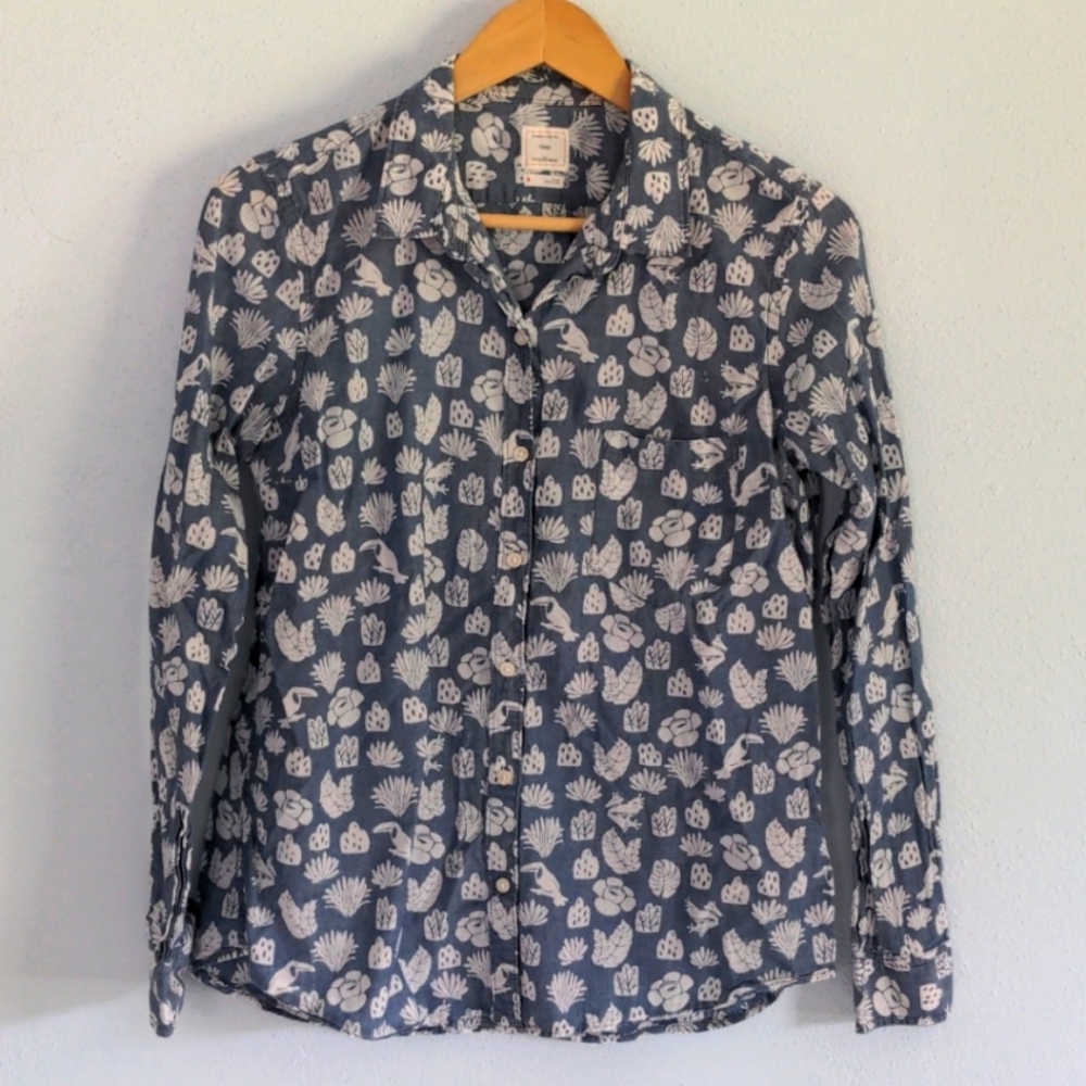 Gap Fitted Boyfriend Button-Down Floral Print
